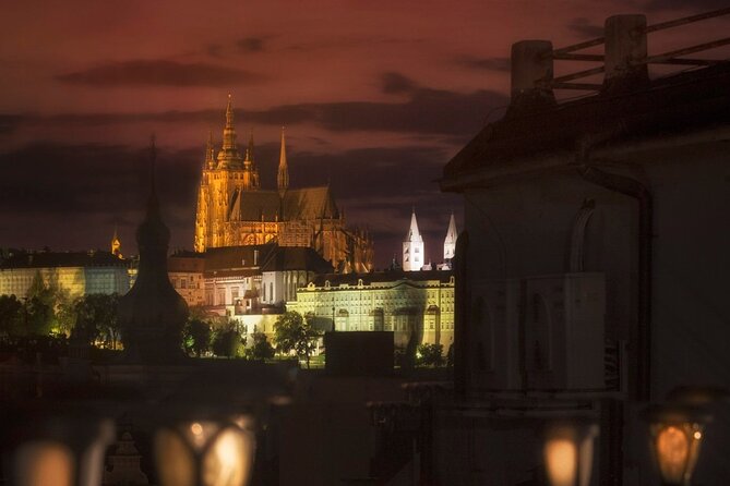 Prague Photoshoot for Couples, Betrothed, Family & Friends - Service Overview