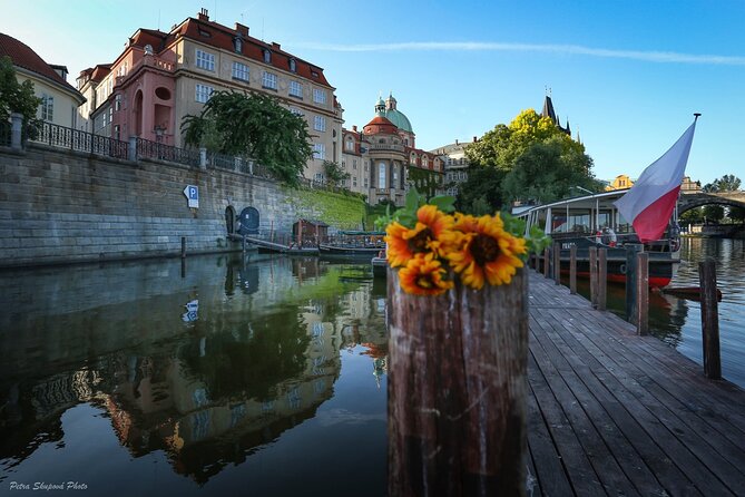 Prague Photoshoot for Couples, Betrothed, Family & Friends - Pickup Information