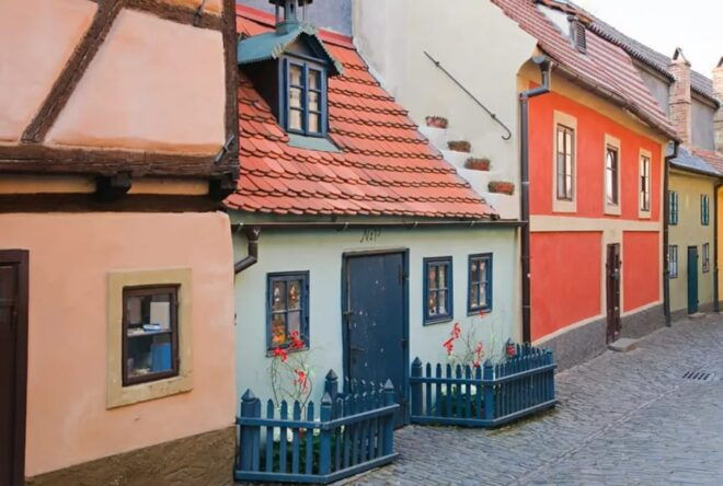 Prague: Prague Castle Guided Tour - Historical Significance