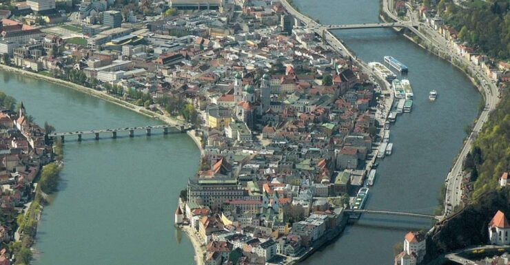 Prague: Private One-Way Transfer to Passau - Experience During the Transfer