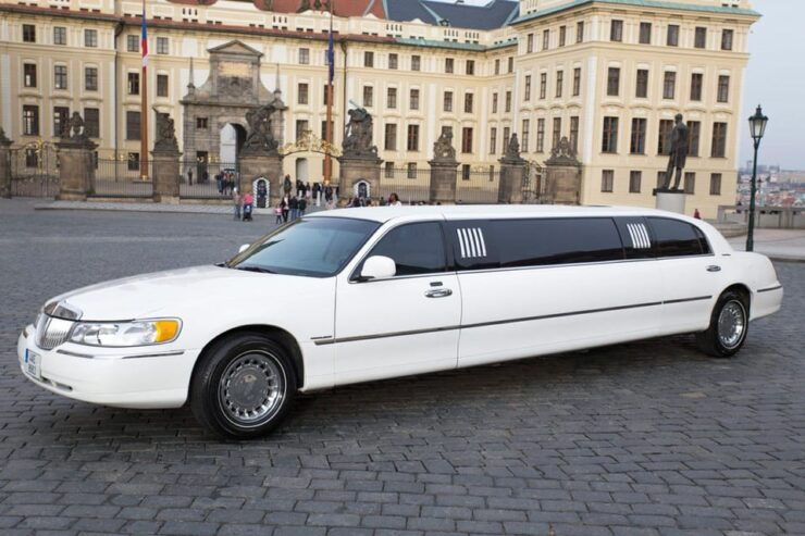 Prague: Private Party Lincoln Limo Transport - Good To Know