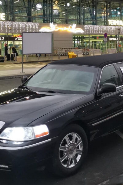 Prague: Private Party Lincoln Limo Transport - User Feedback and Ratings