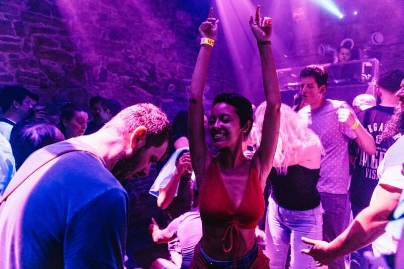 Prague: Pub Crawl with Unlimited Drinks and Cocktails - Good To Know