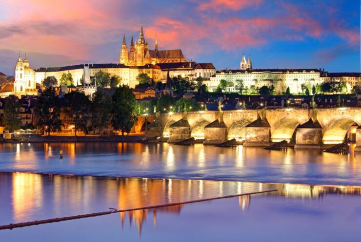 Prague: River Cruise With Snack - Experience Highlights