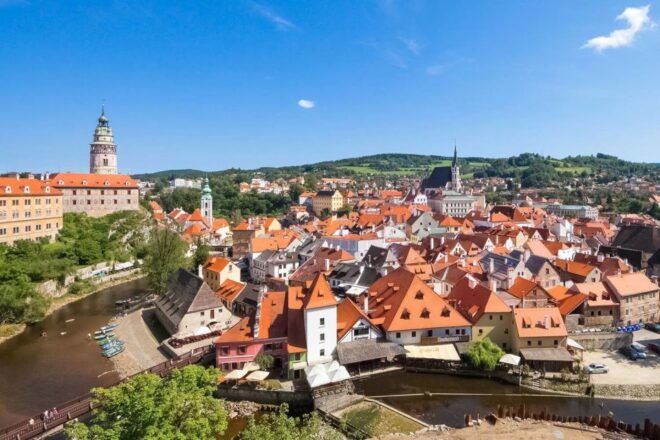 Prague: Sightseeing Transfer to Passau via Cesky Krumlov - Full-Day Private Trip to Dresden