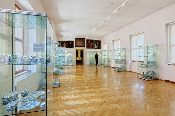Prague Super Saver: Lobkowicz Palace Concert Plus Lobkowicz Palace Museum Entrance Ticket - Navigation Directions