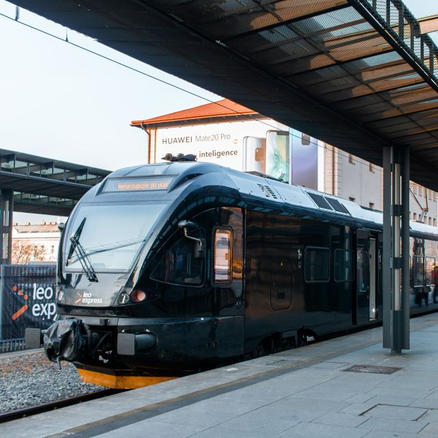 Prague: Train Transfer To/From Olomouc - Onboard Amenities and Highlights