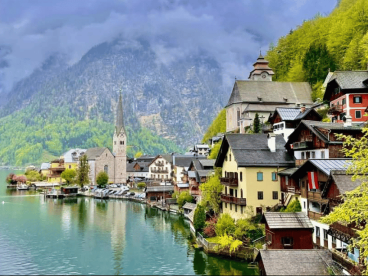 Prague: Transfer to Hallstatt via Fabulous Cesky Krumlov - Good To Know