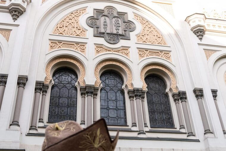 Prague: Ultimate Old and New Town Walking Tour + Free Drink - Practical Details and Why They Matter