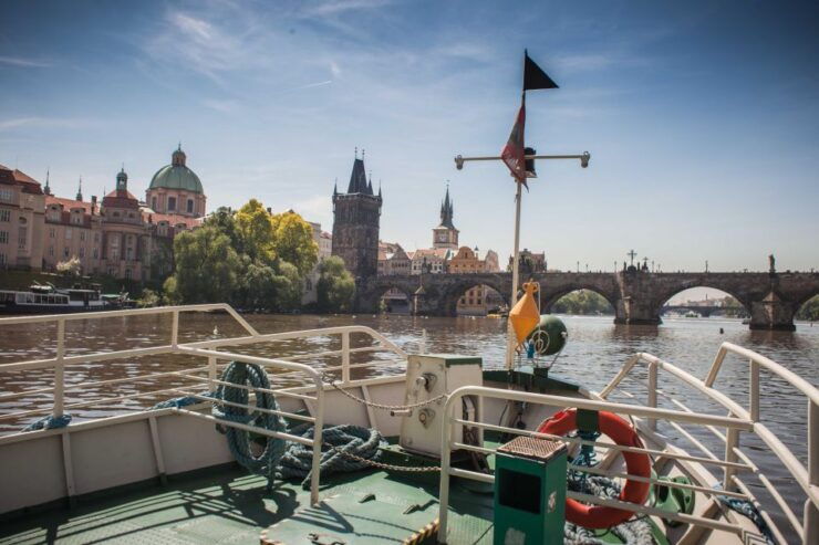 Prague: Vltava River Evening Dinner Cruise - Experience Highlights