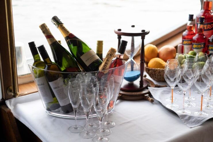 Prague: Vltava River Private Boat Party With Drinks - Activity Details