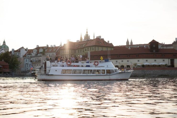 Prague: Vltava River Private Boat Party With Drinks - Experience Highlights