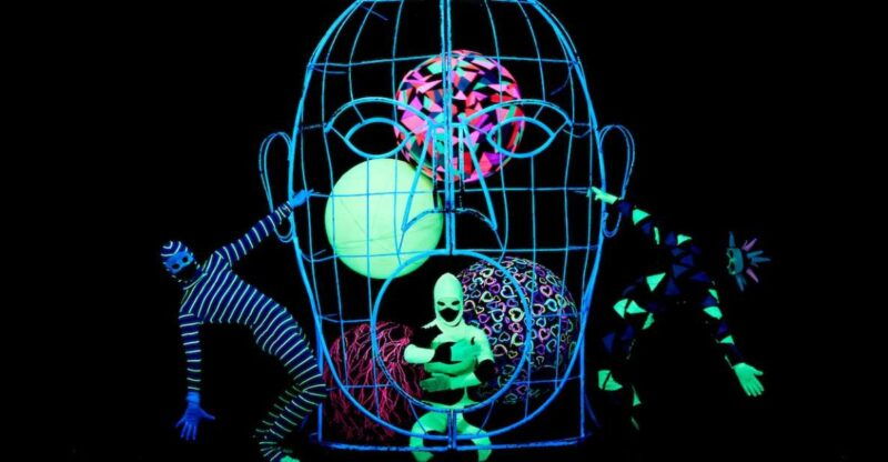 Prague: WOW Show Black Light Theater - What is the WOW Show Black Light Theater?