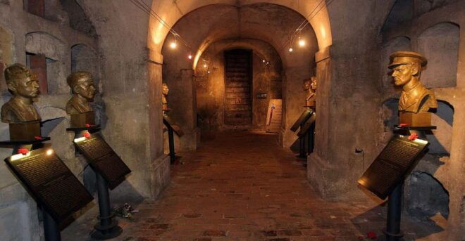Prague: WWII Tour With Local Historian (Semi)Private Tour - Key Historical Events