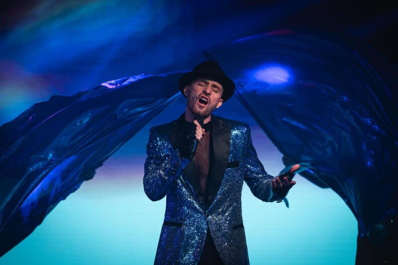 Prague:Breathtaking Cabaret Show with 4-Course Dinner Option - Good To Know