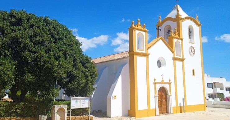 Praia Da Luz: In-App Adventure Hunt - Booking and Flexibility