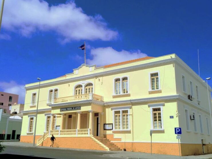 Praia: Guided Historic Walking Tour & Lunch With Locals - Tour Details