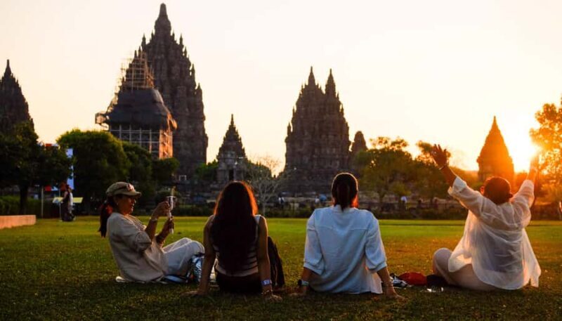 Prambanan Sunset and Malioboro Night Walking Guided Tour - Introduction: A Night with Prambanan and Malioboro
