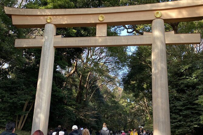 Pray Like a Local at Meiji Shrine  Guided Tour with Sake Barrels - Why Choose This Tour?