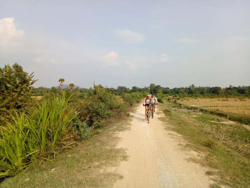 Preah Dak Village Cycling Tour with Snacks - What Makes This Tour Special?