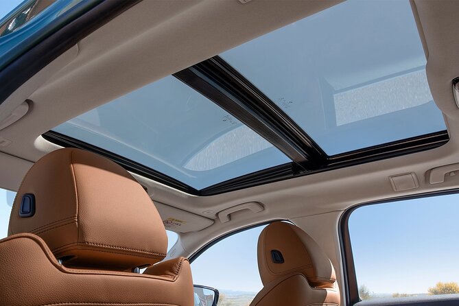 Premier Business-Leisure Hybrid Tour in Luxury SUV - Luxury SUV for Business and Leisure