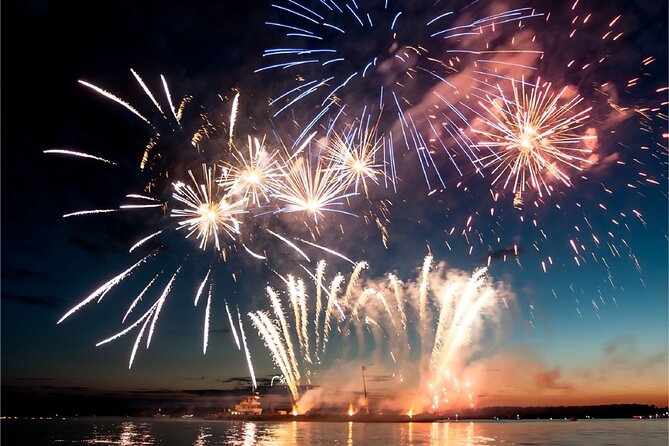 Premier Chicago River Fireworks Dinner Cruise - Experience Details