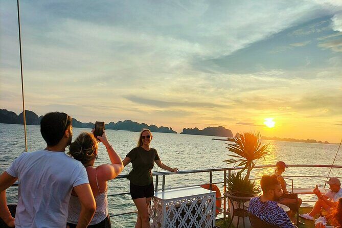 Premium 5 Star Day Cruise from Hanoi to Ha Long Bay With Kayaking - FAQ