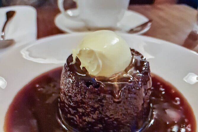 Premium Edinburgh Traditional Food Tour - The Guide and Overall Experience