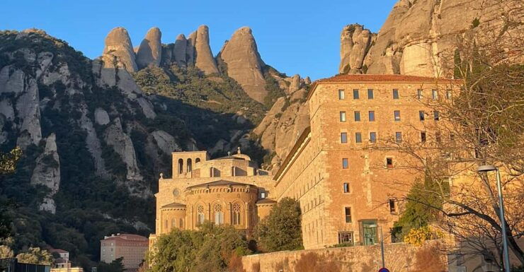 PREMIUM: EXPERIENCE IN MONTSERRAT - BARCELONA - Highlights and Experience