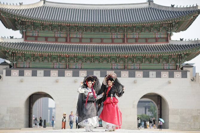 Premium Hanbok Experience in Hanboknam Gyeongbok Palace Branch - Inclusions and Services
