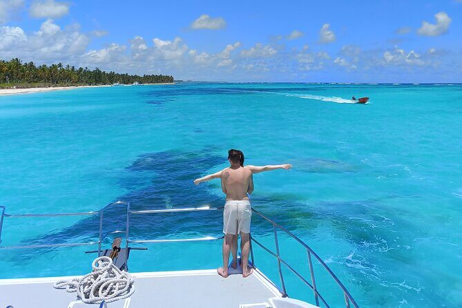 Premium Party Boat in Bávaro - Punta Cana - The Authenticity and Quality of the Tour