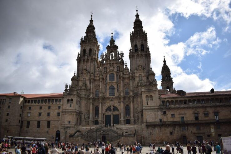 Premium Porto Santiago Compostela Tour Lunch & Wine Tasting - Inclusions