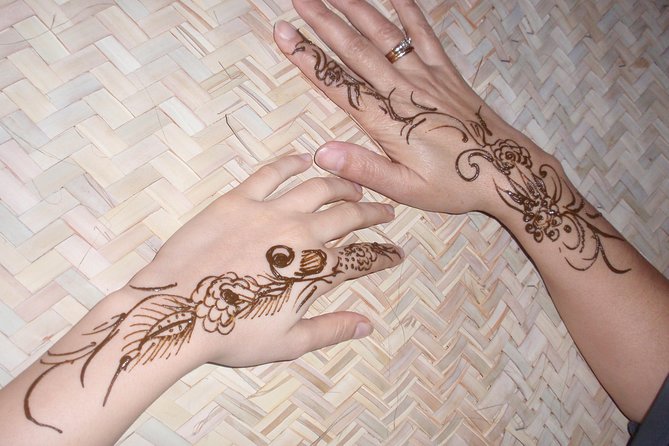 Premium Red Dunes Safari Camel Safari With Bbq Dinner Live Shows - Common Questions