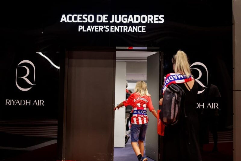 Premium Tour With Breakfast in Simeone'S Private Box - Tour Experience