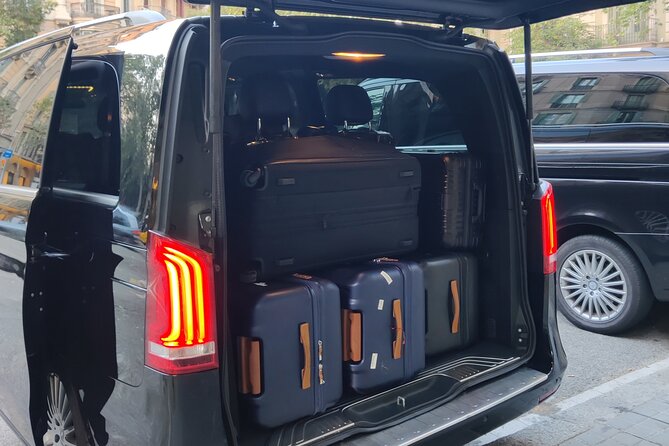 Premium Transfer From / to Airport and Port - Meeting and Pickup Details