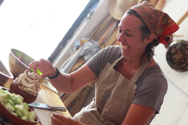 Prepare an Oaxacan Mole by a Traditional Cook. - Important Information