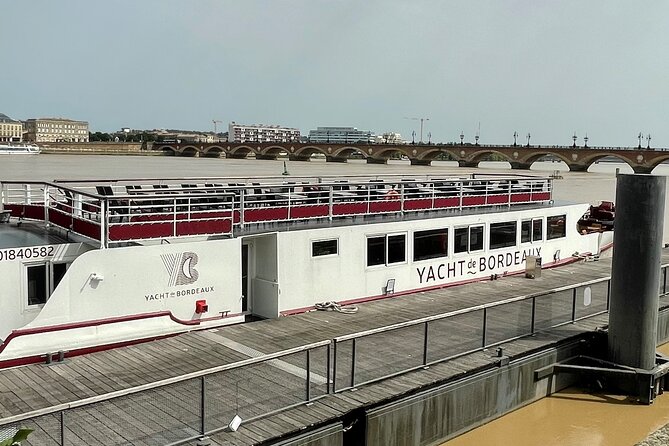 Prestige Commented Cruise Glass of Wine and Canelé in Bordeaux - Inclusions of the Experience