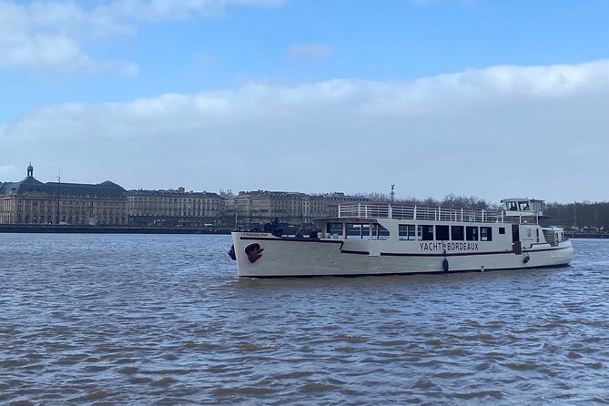 Prestige Commented Cruise Glass of Wine and Canelé in Bordeaux - Alcoholic Beverages