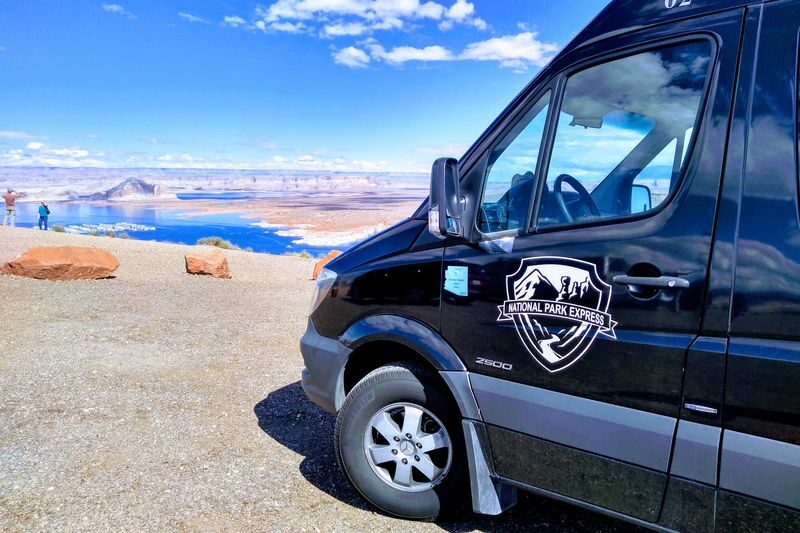 Prime Time Lower Antelope Canyon & Horseshoe Bend Bus Tour-WIFI Bus - Horseshoe Bend: a short walk to a big view