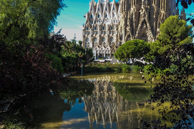 Priority Access: Best of Barcelona Tour Including Sagrada Familia - Sagrada Familia Priority Access