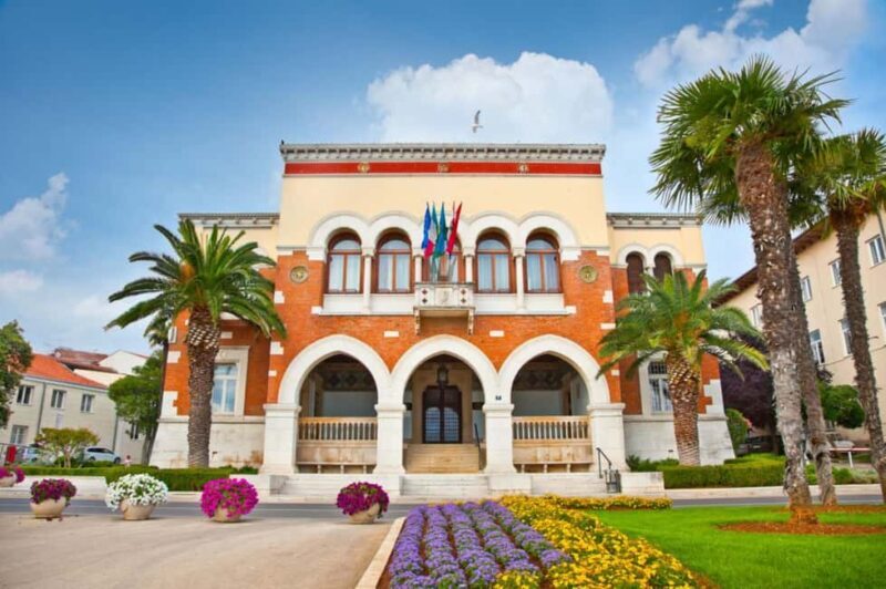 Privat Full-Day Istrian Gems Tour in Croatia from Rovinj - Transportation and Group Size