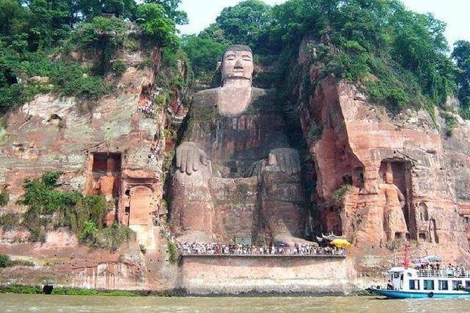 Private 2-Day Leshan Giant Buddha and Mt. Emei Tour From Guangzhou - Accessibility and Group Size