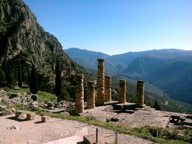 Private 2-Day Tour to Delphi, Meteora & Thermopylae - Pickup Locations & Transportation