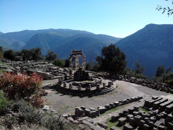 Private 2-Day Tour to Delphi, Meteora & Thermopylae - Common Questions