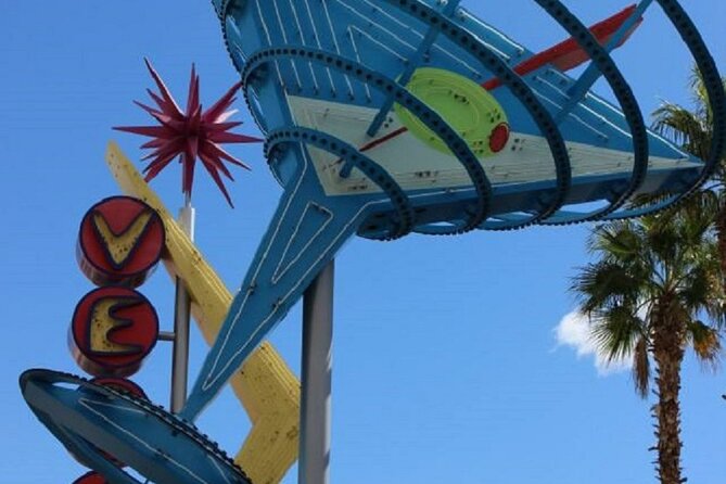 Private 2-Hour LV Limo Tour With Champagne and LV Goodies - Common Questions