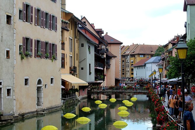 Private 2-Hour Walking Tour of Annecy With Official Tour Guide - Pricing and Booking