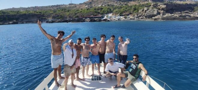 Private (2stops for Swimming) Cruise With Drinks and Snack - Instructor and Group Experience