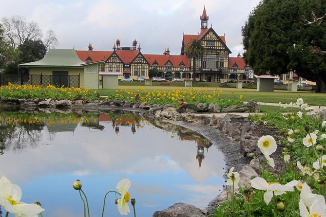 Private 3 Days Tour From Auckland: Hobbiton, Hamilton, Rotorua & Waitomo Caves - The Sum Up