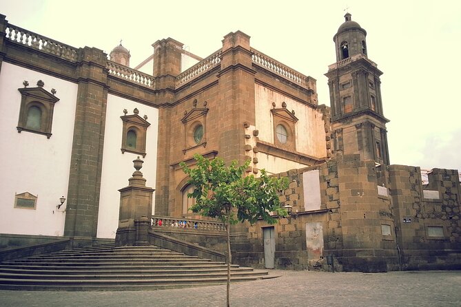 Private 3-Hour Walking Tour of Las Palmas De Gran Canaria - Guides Information