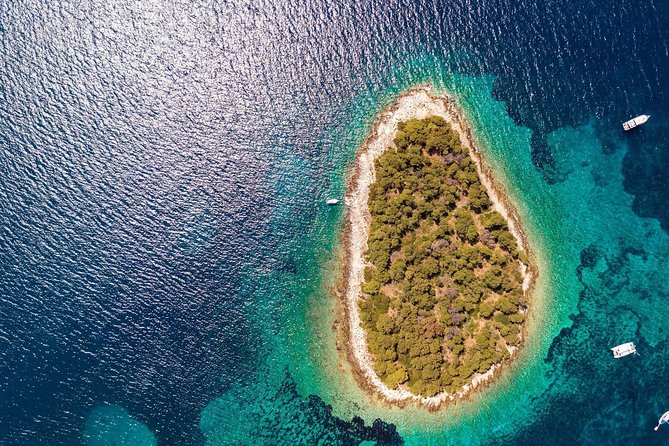 Private 3 Islands Tour With Speed Boat to Blue Lagoon and Solta From Split or Trogir - Additional Information